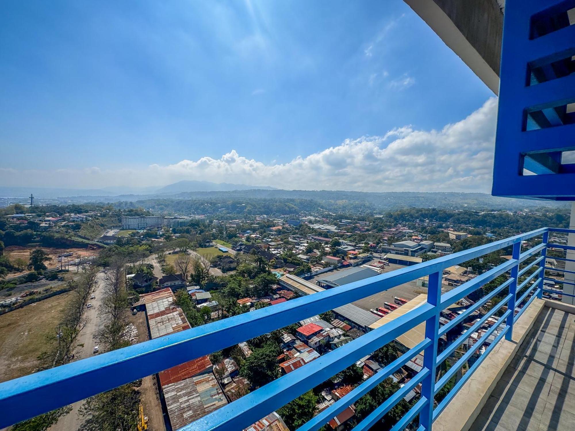 Apartmán The Loop 2Br Fully Furnished Corner Unit W Balcony Cagayan de Oro Exteriér fotografie