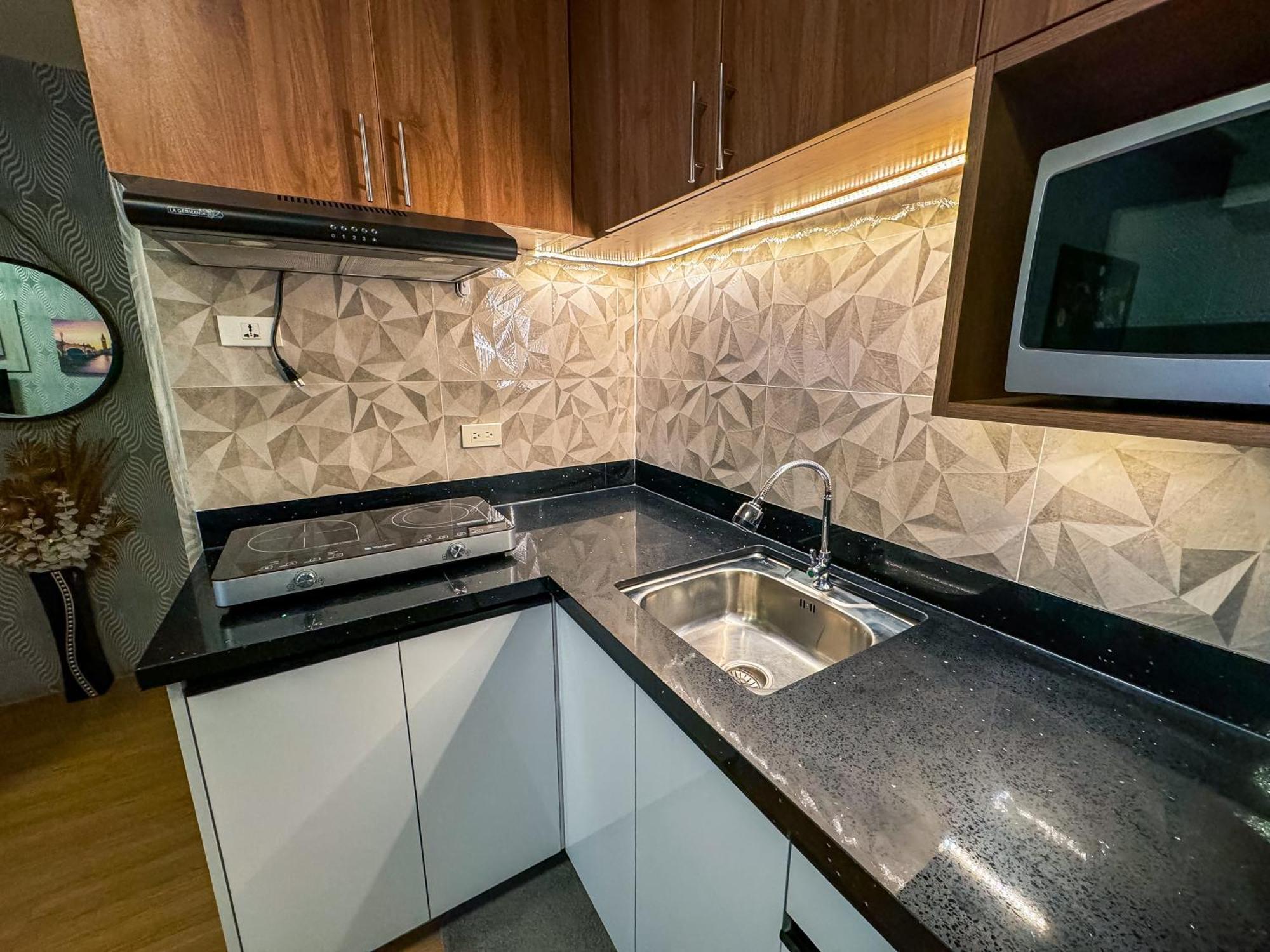 Apartmán The Loop 2Br Fully Furnished Corner Unit W Balcony Cagayan de Oro Exteriér fotografie