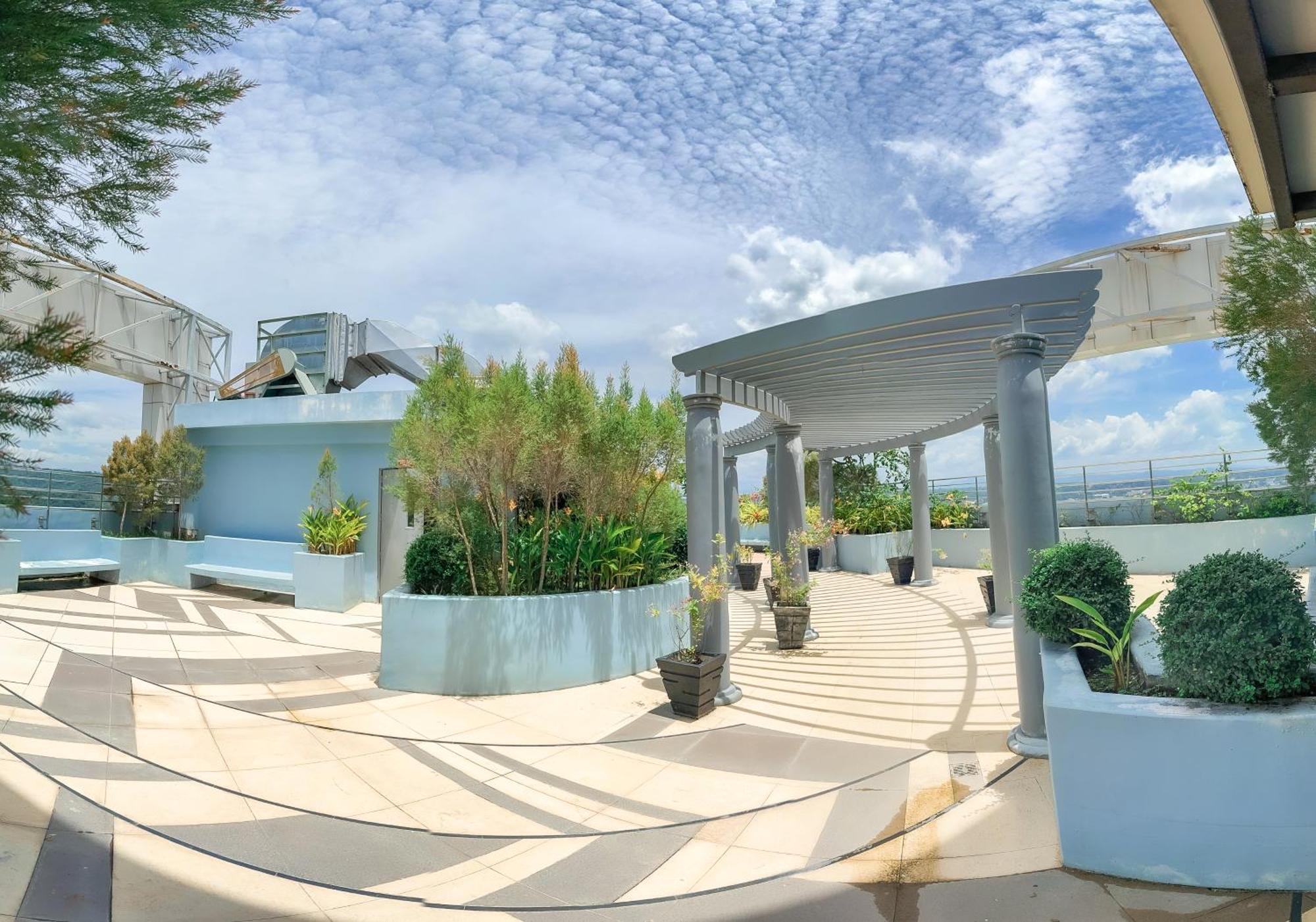 Apartmán The Loop 2Br Fully Furnished Corner Unit W Balcony Cagayan de Oro Exteriér fotografie
